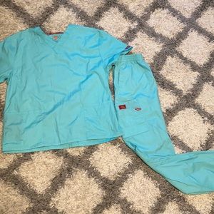 Light blue (lagoon) Dickies Scrub set size L